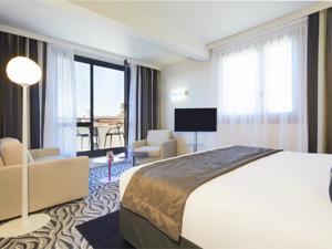 Hotel Kyriad Paris Ouest - Bezons La Defense : Chambre Quadruple Supérieure 