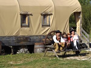 Hebergement Western City Troyes : Roulotte (4 Adultes) 