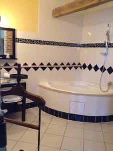 Logis Hotel La Grange Du Relais : photos des chambres
