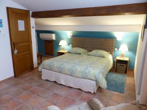 Chambres d'hotes/B&B La Bastide des Pignes : Chambre Double 