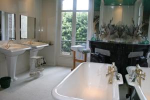 Chambres d'hotes/B&B Chambre d'Hotes L'Ambroise : photos des chambres