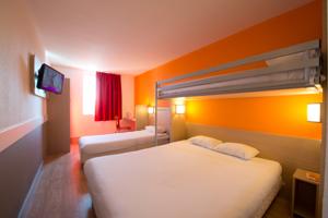 Hotel Premiere Classe Sens Nord- Saint Clement : Chambre Quadruple