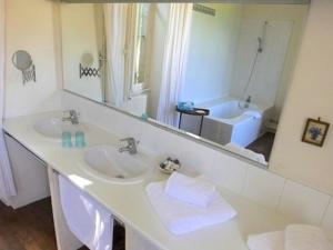 Chambres d'hotes/B&B Domaine des Forges de la Vache : photos des chambres