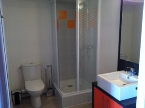 Hebergement Adonis Paris Sud : photos des chambres