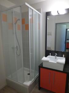 Hebergement Adonis Paris Sud : photos des chambres