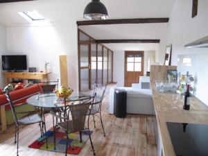 Hebergement Mas Des Fleurs : photos des chambres