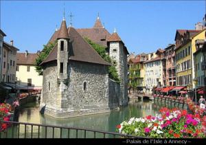 Hebergement Le Fraisy Location de Vacances : photos des chambres