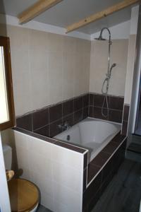 Hebergement Les Chalets en Cevennes : photos des chambres