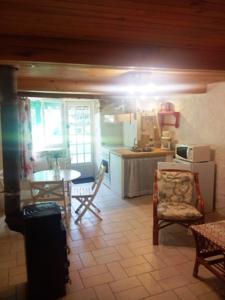 Hebergement La Source et la Sorciere Gite et Chambre d'Hotes : photos des chambres
