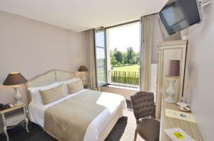 Hotel AUBERGE DU CHATEAU BLEU : photos des chambres