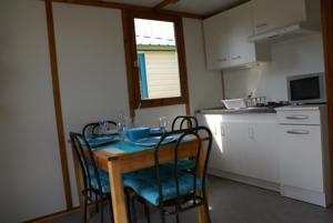 Hebergement Camping Le Dolium : photos des chambres