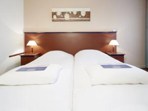 Hotel Kyriad Prestige Joinville-Le-Pont : Chambre Lits Jumeaux