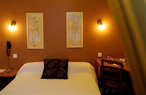 Hotel Logis Le Grand Monarque - Donzy : photos des chambres