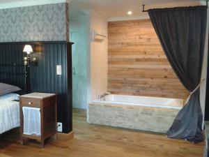 Hebergement Charme & Jardin : photos des chambres