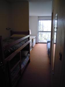 Hotel Restaurant Le Carina : Chambre Familiale (2 Adultes et 2 Enfants)