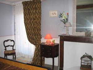 Chambres d'hotes/B&B L'Ancienne Gendarmerie : Chambre Double avec Terrasse