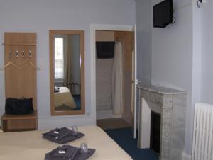 Hotel La Tour de Crecy : photos des chambres