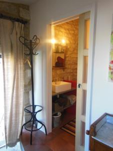 Hebergement Grande maison de Village : photos des chambres