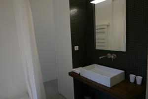 Chambres d'hotes/B&B Tour Sarrazine de Montaren : photos des chambres