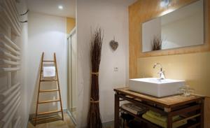 Chambres d'hotes/B&B Chambres et Jardin de Pierres : Chambre Double Confort - Rez-de-Jardin