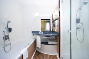 Hotel Novotel Suites Paris Nord 18eme : photos des chambres