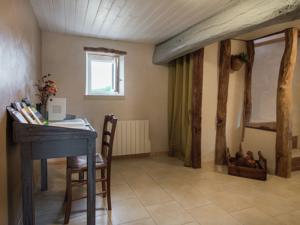 Hebergement La Tour St-Gelin : Maison de Vacances de 3 Chambres 