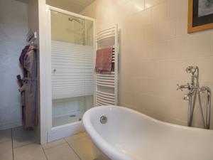 Hebergement La Tour St-Gelin : photos des chambres