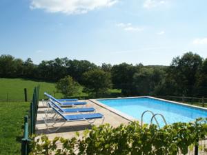 Hebergement Maison De Vacances - Rueyres : photos des chambres