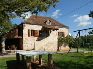 Hebergement Maison De Vacances - Rueyres : photos des chambres