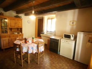 Hebergement Maison De Vacances - La Chapelle-Aux-Bois : photos des chambres