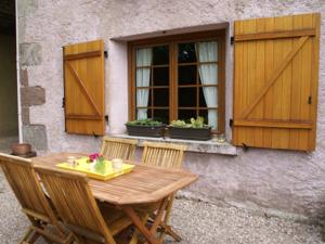 Hebergement Maison De Vacances - La Chapelle-Aux-Bois : photos des chambres