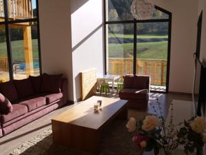 Hebergement Entre Lac Et Montagne : Chalet 4 Chambres