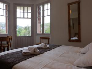 Hotel Restaurant des Grottes du Pech Merle : Chambre Familiale Supérieure avec Balcon - Vue sur Rivière