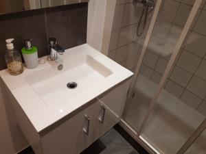 Appartement Meubles de Tourisme a Vincennes : photos des chambres