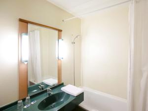Hotel Ibis Budget Saint Christol Les Ales : photos des chambres