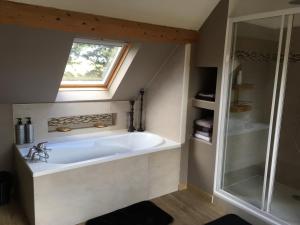 Hebergement la chaumiere : photos des chambres