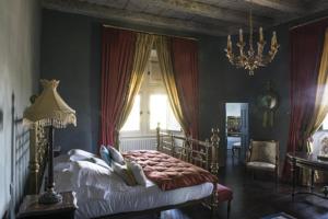 Chambres d'hotes/B&B Chateau de Canac : Suite Junior Deluxe