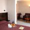 Hotel Logis Des Trois Maures : photos des chambres