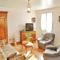Hebergement Holiday home Vallabrix with Outdoor Swimming Pool 405 : photos des chambres