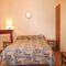 Hebergement One-Bedroom Holiday Home in Tremeven : photos des chambres