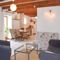 Hebergement Two-Bedroom Holiday Home in Pommerit le Vicomte : photos des chambres