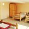 Auberge de jeunesse Domaine de Surgy : photos des chambres