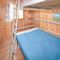 Hebergement One-Bedroom Holiday Home in Saint Micheol d'Euzet : photos des chambres