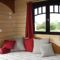 Hebergement Les Roulottes d'Encazeaux : photos des chambres