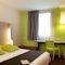 Hotel Campanile Roissy - Aeroport CDG - Le Mesnil Amelot : photos des chambres