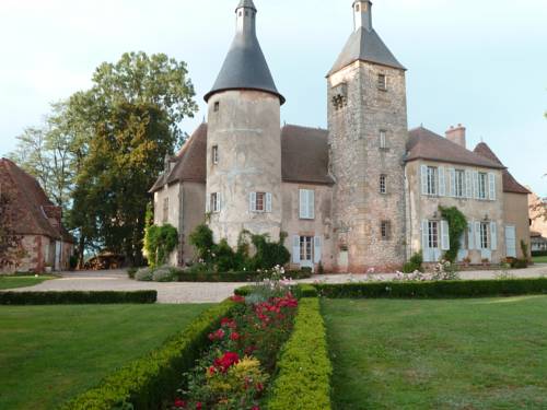 Château de Clusors : Chambres d'hotes/B&B proche de Couzon