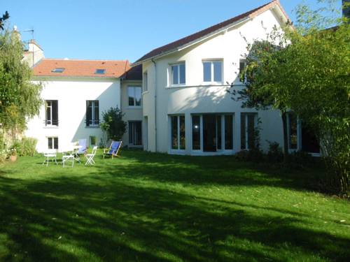 Chambre d'hôtes Villa du Hameau de la Reine : Chambres d'hotes/B&B proche de La Celle-Saint-Cloud