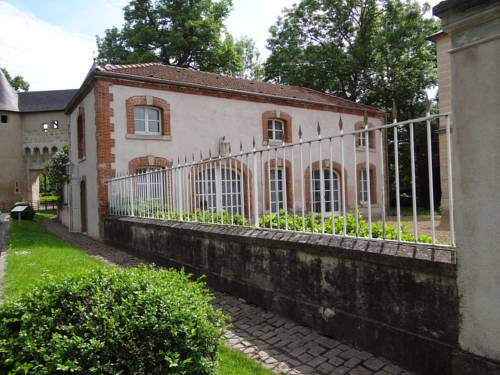 Château Mesny Gite Au Fil des Pages : Hebergement proche d'Attilloncourt