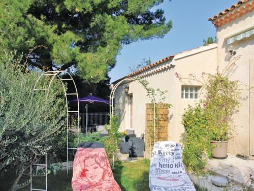 Holiday home Chateauneuf De Gadagne with Outdoor Swimming Pool 432 : Hebergement proche de Jonquerettes