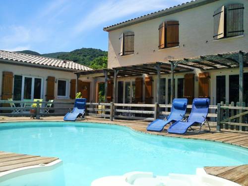 Villa piscine nature et mer : Hebergement proche d'Albières
